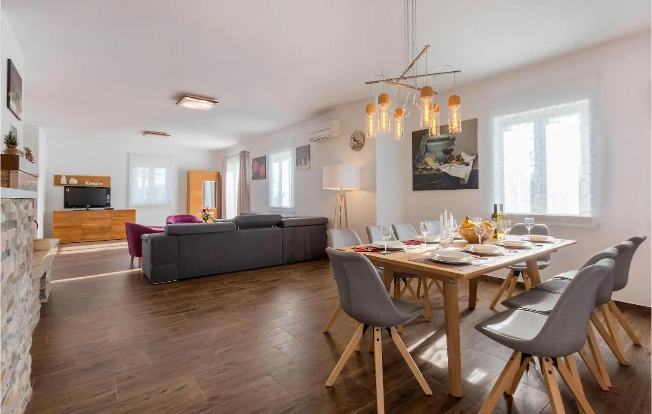 Gorgeous Home In Krmed With Wifi Vakantiehuis