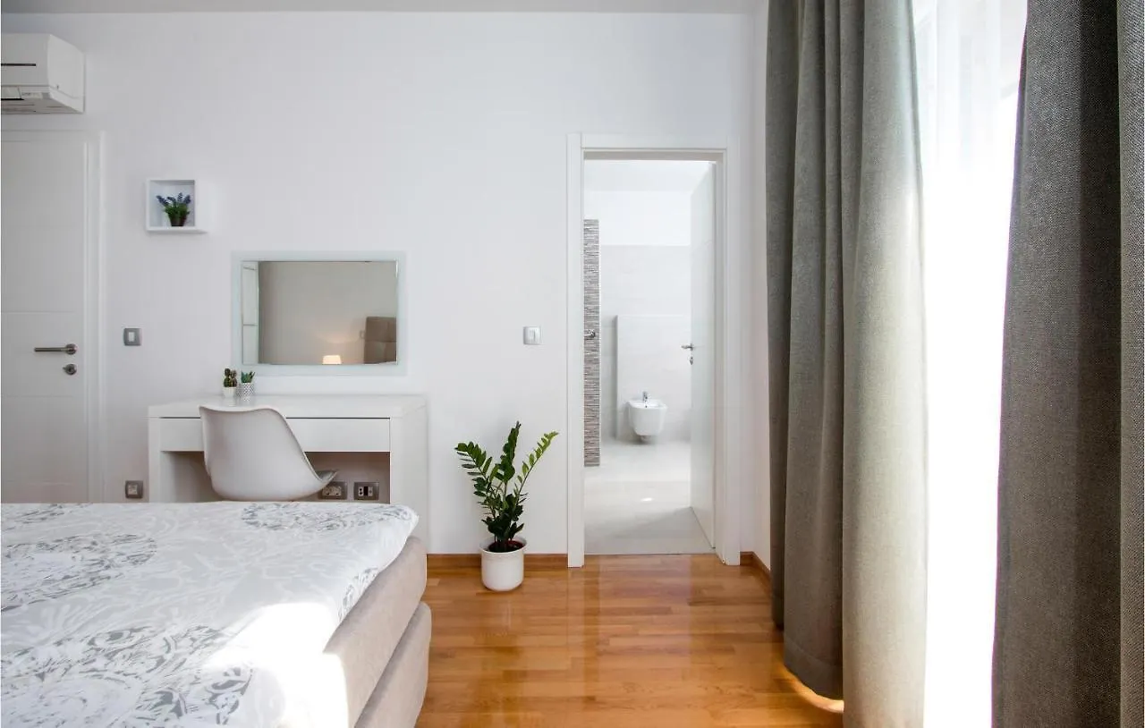 Gorgeous Home In Krmed With Wifi Kroatië