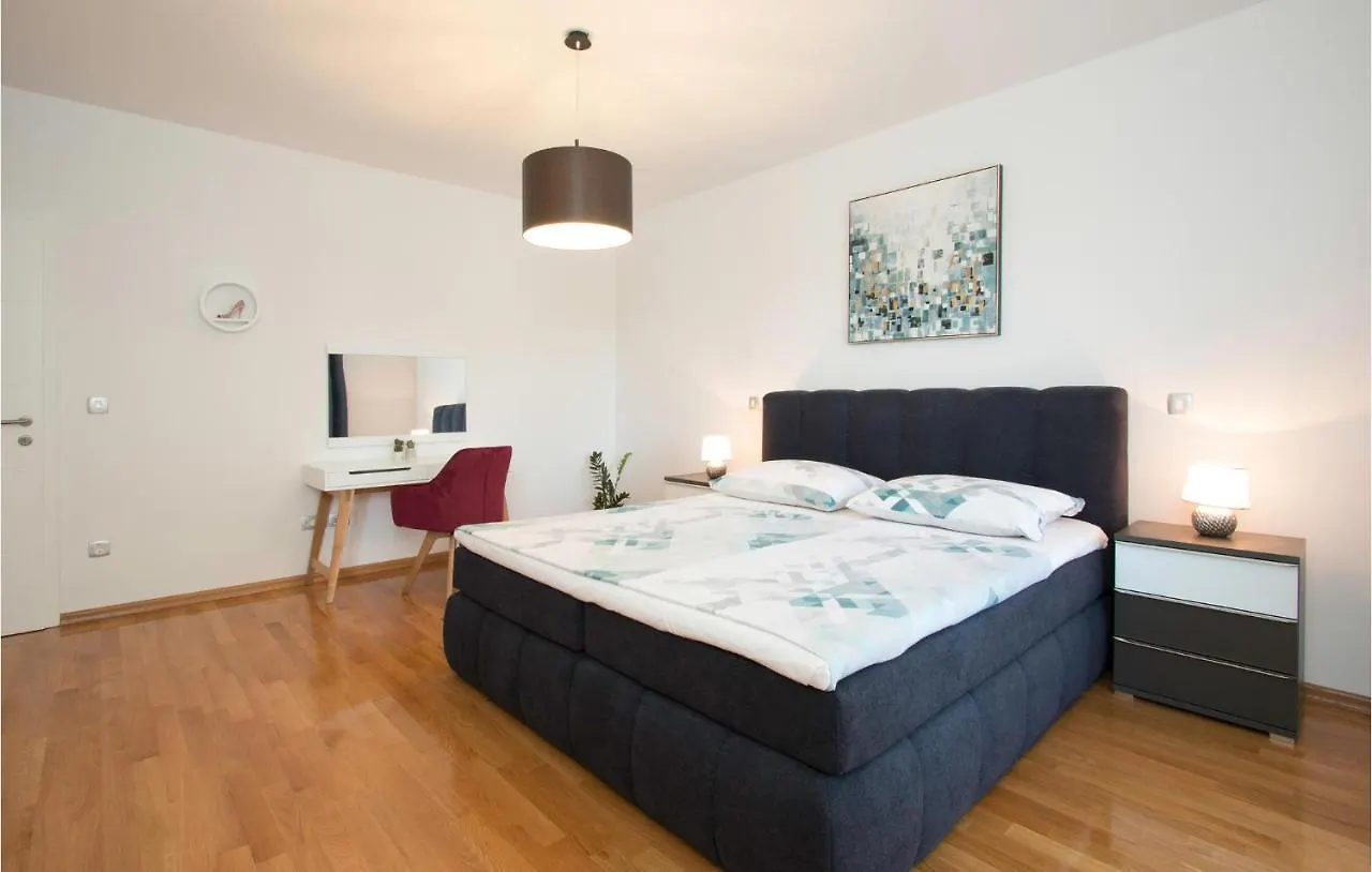 Gorgeous Home In Krmed With Wifi