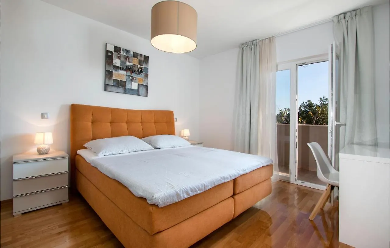 Gorgeous Home In Krmed With Wifi